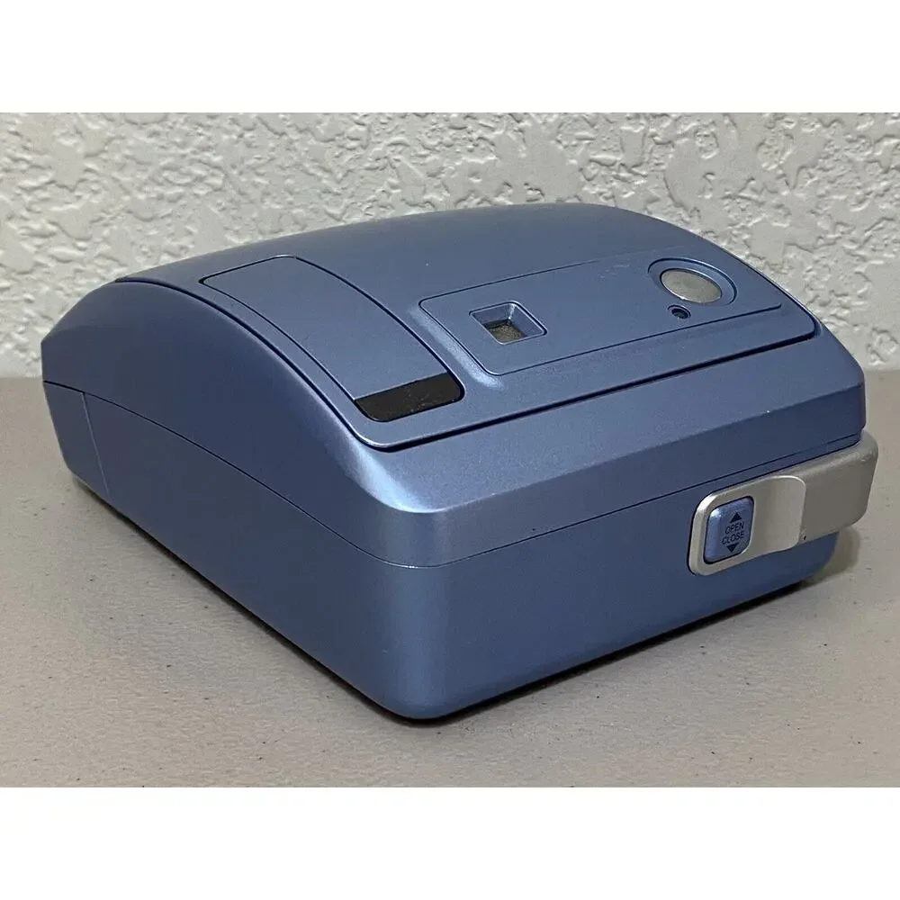 Vintage Polaroid One600 Classic 600 Instant Film Blue Camera With Flash Untested